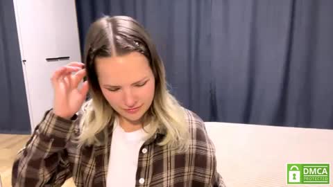 Snapshot of ingridacors chatting on April 5, 6:05 pm Kira online show from April 5, 6:05 pm