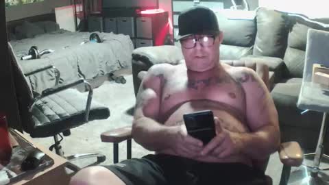 Snapshot of init2dentit chatting on March 10, 9:36 am init2dentit online show from March 10, 9:36 am