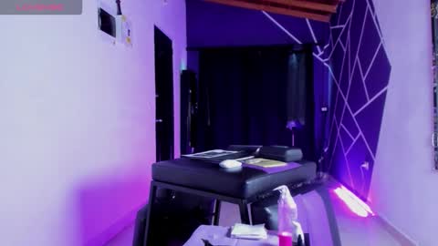 demon online show from October 1, 7:09 pm