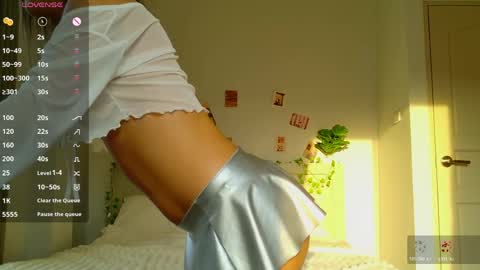 Snapshot of innnerlight chatting on April 4, 12:09 am Mila Reef online show from April 4, 12:09 am