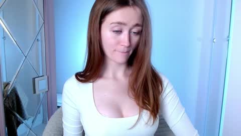 Lina online show from December 7, 2:35 pm
