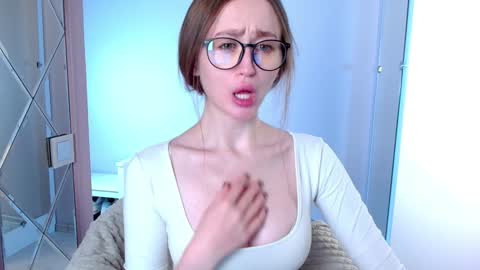 Lina online show from December 10, 11:43 am