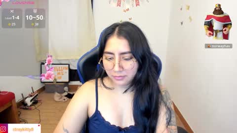 Luna        online show from February 8, 5:16 pm