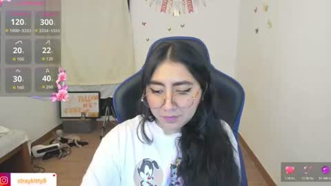 Luna        online show from August 9, 8:47 pm
