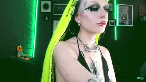   SANIA  online show from December 6, 5:33 pm