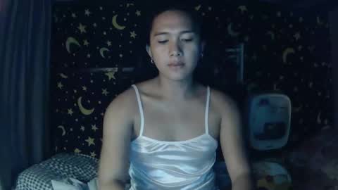 Snapshot of insulting_whoreifica chatting on November 22, 5:50 am MAXINE online show from November 22, 5:50 am