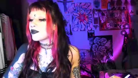 Insunnity666 online show from July 1, 8:08 pm
