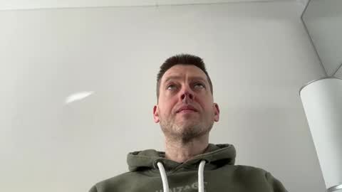 Snapshot of interestedhun chatting on March 7, 10:45 am InterestedHun online show from March 7, 10:45 am