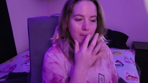 Faye online show from March 2, 8:10 am