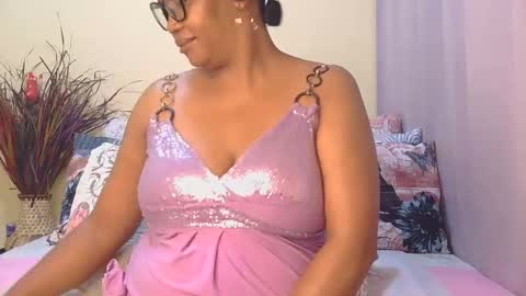 Snapshot of intimacysexy chatting on May 19, 4:41 am boniswa caroline online show from May 19, 4:41 am