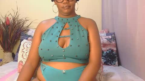 Snapshot of intimacysexy chatting on May 22, 4:52 am boniswa caroline online show from May 22, 4:52 am