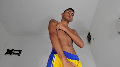 Snapshot of invictu_mastercum420 chatting on October 5, 8:29 pm El Way online show from October 5, 8:29 pm