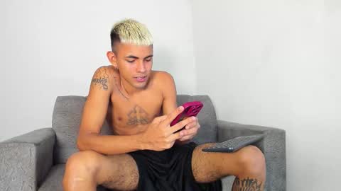 El Way online show from January 14, 5:02 am