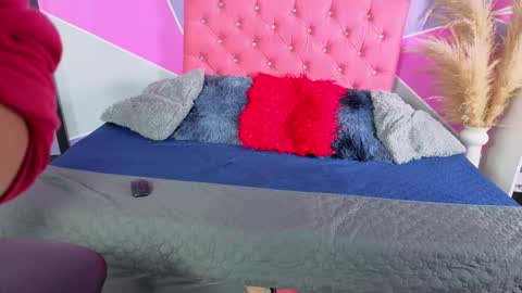 Snapshot of invincible200 chatting on October 3, 2:36 pm invincible200 online show from October 3, 2:36 pm