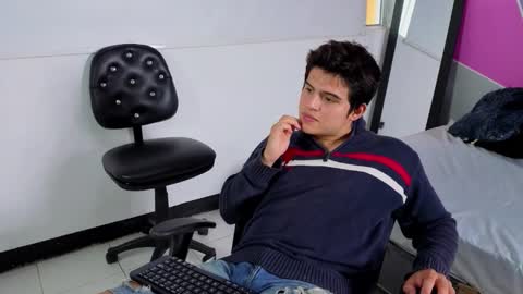 Snapshot of invincible200 chatting on October 9, 2:15 pm invincible200 online show from October 9, 2:15 pm