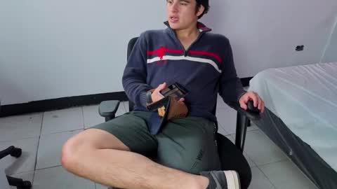 Snapshot of invincible200 chatting on November 3, 1:56 pm invincible200 online show from November 3, 1:56 pm