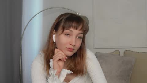 invokersgirl online show from September 13, 3:01 pm