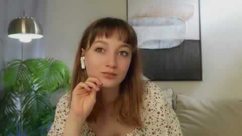 invokersgirl online show from September 18, 2:52 pm