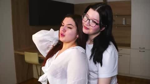 Alex glasses  Emily online show from December 18, 5:19 pm