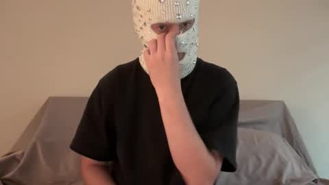 ipoundsissys online show from December 21, 10:50 pm