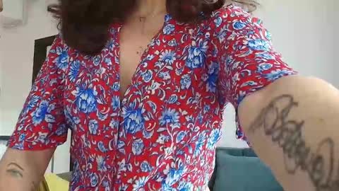 Irene online show from March 25, 7:25 am