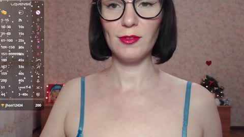 IrenLarasani online show from December 31, 9:21 am