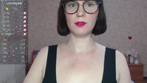 IrenLarasani online show from September 15, 6:24 am
