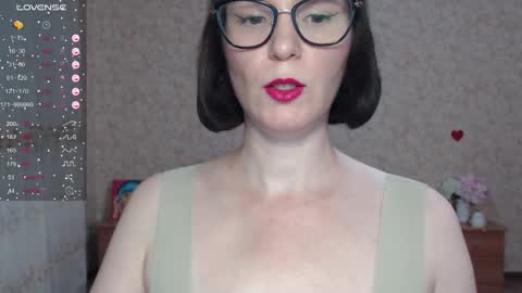 IrenLarasani online show from September 20, 12:28 pm