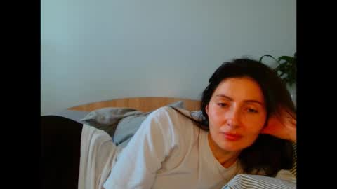 Snapshot of irina9793 chatting on March 12, 10:32 am irina online show from March 12, 10:32 am