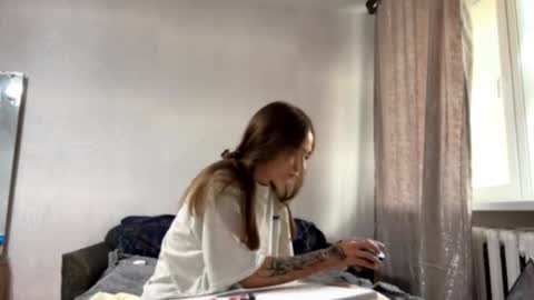 Evie online show from September 9, 9:09 am