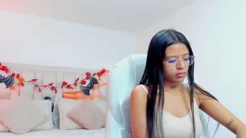 Snapshot of iris8_ chatting on October 13, 12:16 pm iris8_ online show from October 13, 12:16 pm