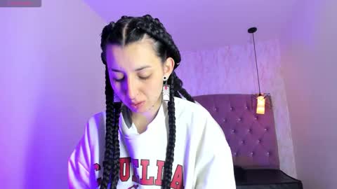 iris_77 online show from December 3, 12:36 pm