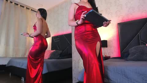 Snapshot of iris_bells chatting on February 5, 12:20 am Queen Iris online show from February 5, 12:20 am