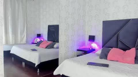 Snapshot of iris_bells chatting on November 27, 3:25 pm Queen Iris online show from November 27, 3:25 pm