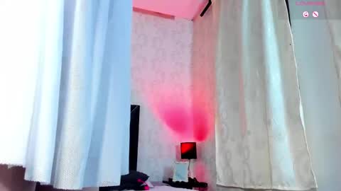 Snapshot of iris_bells chatting on February 14, 6:04 pm Queen Iris online show from February 14, 6:04 pm