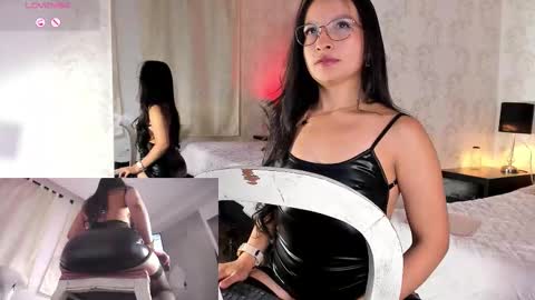 Snapshot of iris_bells chatting on February 18, 4:25 pm Queen Iris online show from February 18, 4:25 pm