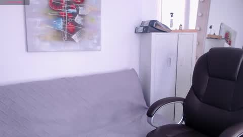 Snapshot of iris_bells chatting on April 2, 4:48 pm Queen Iris online show from April 2, 4:48 pm
