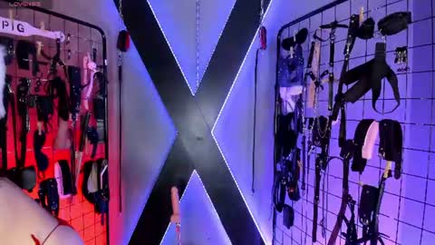 iris_cinthia_bdsm online show from July 5, 3:02 am