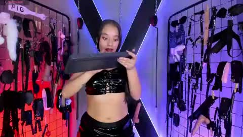 iris_cinthia_bdsm online show from July 5, 4:19 am