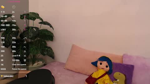 Snapshot of iris_joi chatting on June 6, 2:05 am Iirs online show from June 6, 2:05 am