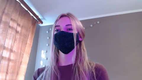 Snapshot of iris_lave chatting on September 20, 2:40 pm Lily online show from September 20, 2:40 pm