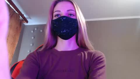 Snapshot of iris_lave chatting on October 16, 2:18 pm Lily online show from October 16, 2:18 pm