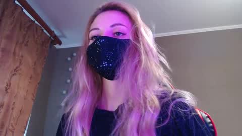 Snapshot of iris_lave chatting on October 18, 2:51 pm Lily online show from October 18, 2:51 pm