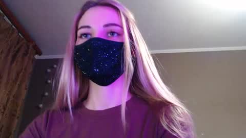 Snapshot of iris_lave chatting on October 22, 3:23 pm Lily online show from October 22, 3:23 pm