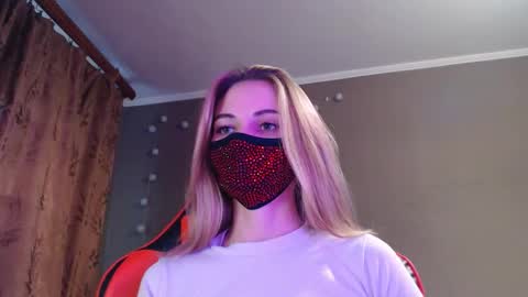 Snapshot of iris_lave chatting on October 24, 2:02 pm Lily online show from October 24, 2:02 pm