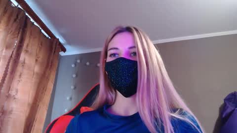 Snapshot of iris_lave chatting on October 25, 2:13 pm Lily online show from October 25, 2:13 pm