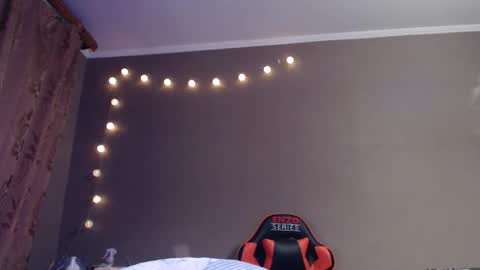 Snapshot of iris_lave chatting on October 26, 4:35 pm Lily online show from October 26, 4:35 pm