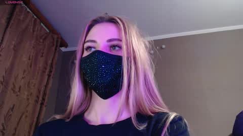 Snapshot of iris_lave chatting on October 30, 8:09 pm Lily online show from October 30, 8:09 pm