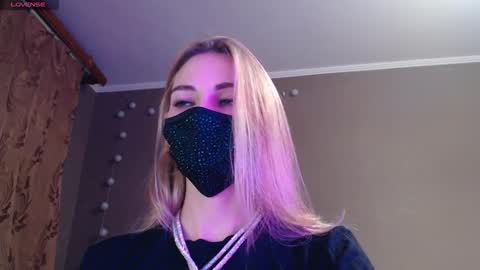 Snapshot of iris_lave chatting on November 1, 4:31 pm Lily online show from November 1, 4:31 pm