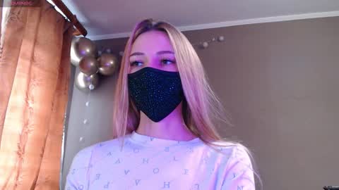 Snapshot of iris_lave chatting on November 4, 1:21 pm Lily online show from November 4, 1:21 pm